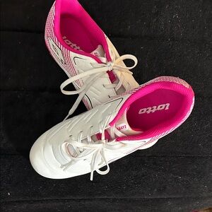 OTTO White and Hot Pink Women's Soccer Cleats